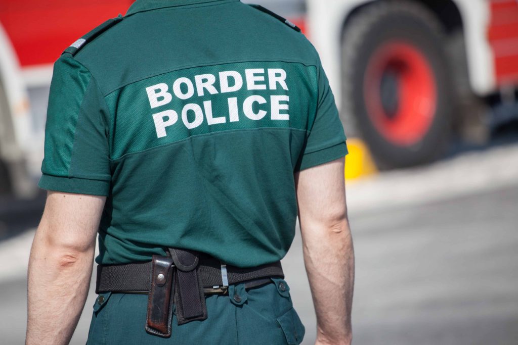 undocumented-immigrant-border-patrol-officer